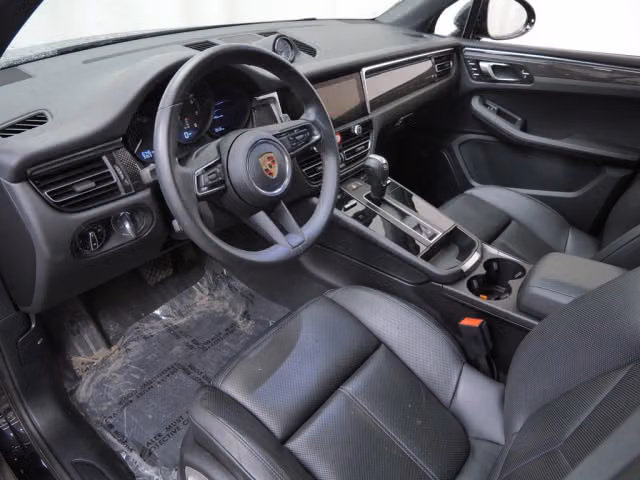 2025 Porsche Macan Base - Photo 26