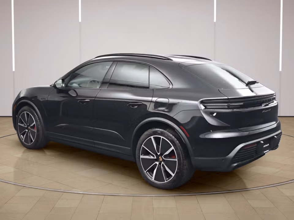 2025 Porsche Macan S - Photo 19