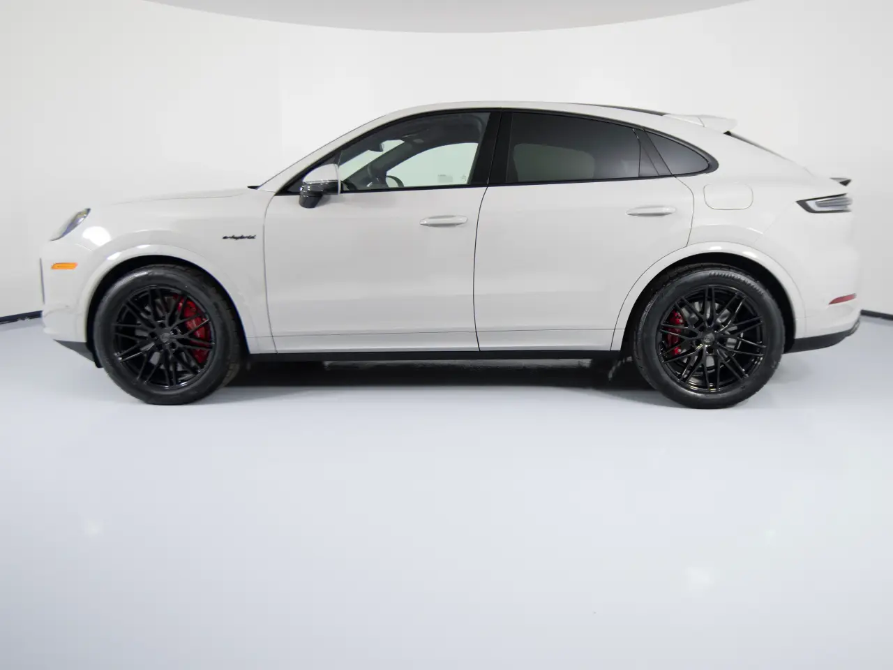 2026 Porsche Cayenne Coup Turbo E-Hybrid - Photo 16