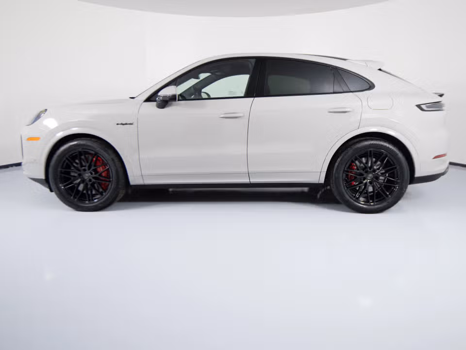 2026 Porsche Cayenne Coup Turbo E-Hybrid - Photo 11