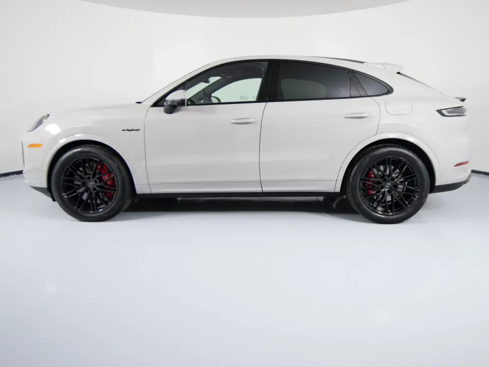 2026 Porsche Cayenne Coup Turbo E-Hybrid - Photo 15