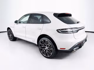 2026 Porsche Macan Base - Photo 17