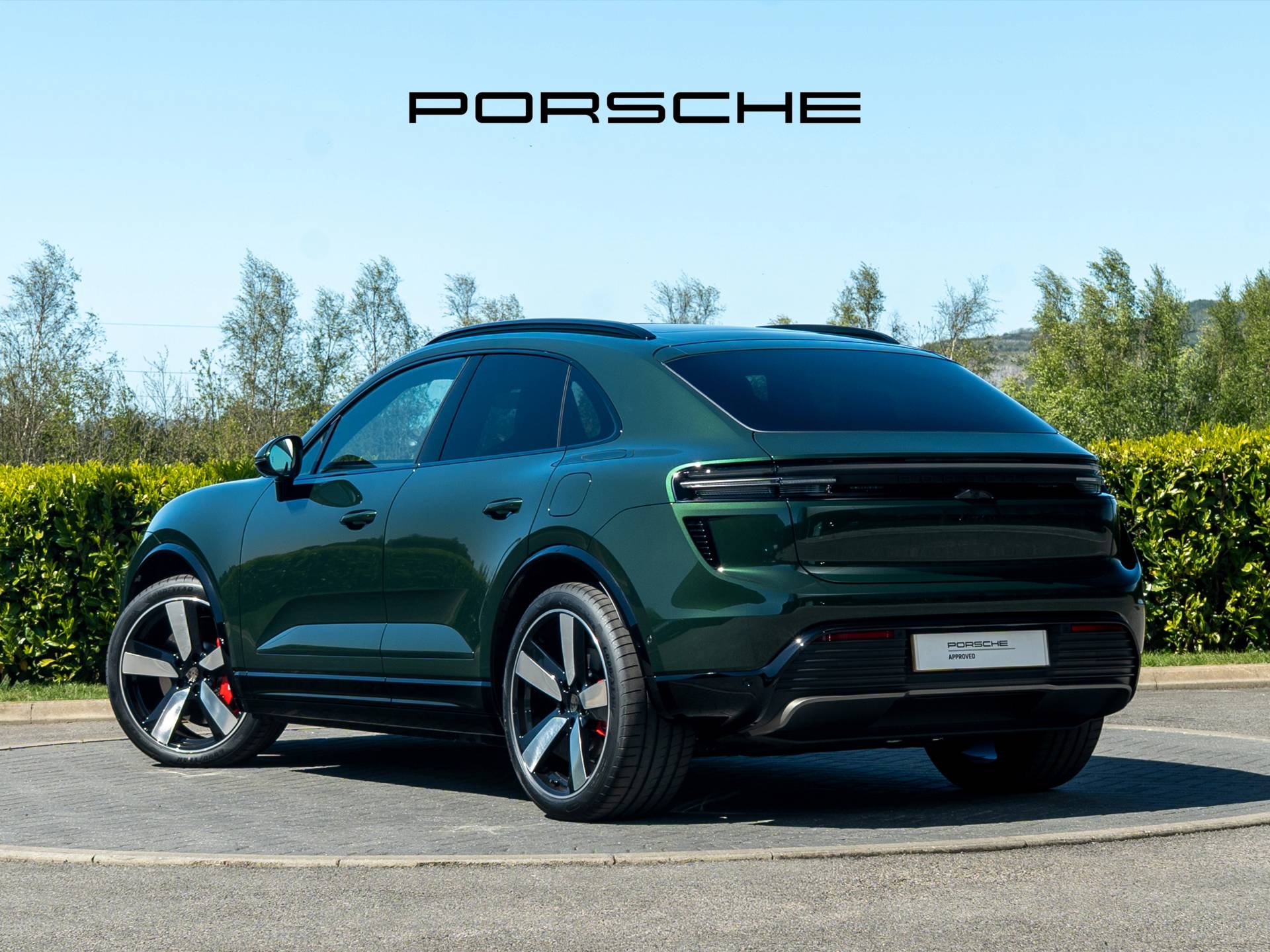 Macan Turbo, photo 2 of 47