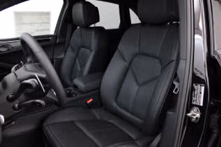 2025 Porsche Macan - Photo 25