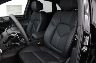 2025 Porsche Macan - Photo 29