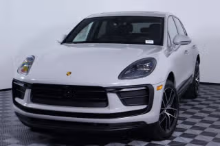 2026 Porsche Macan -'s photo