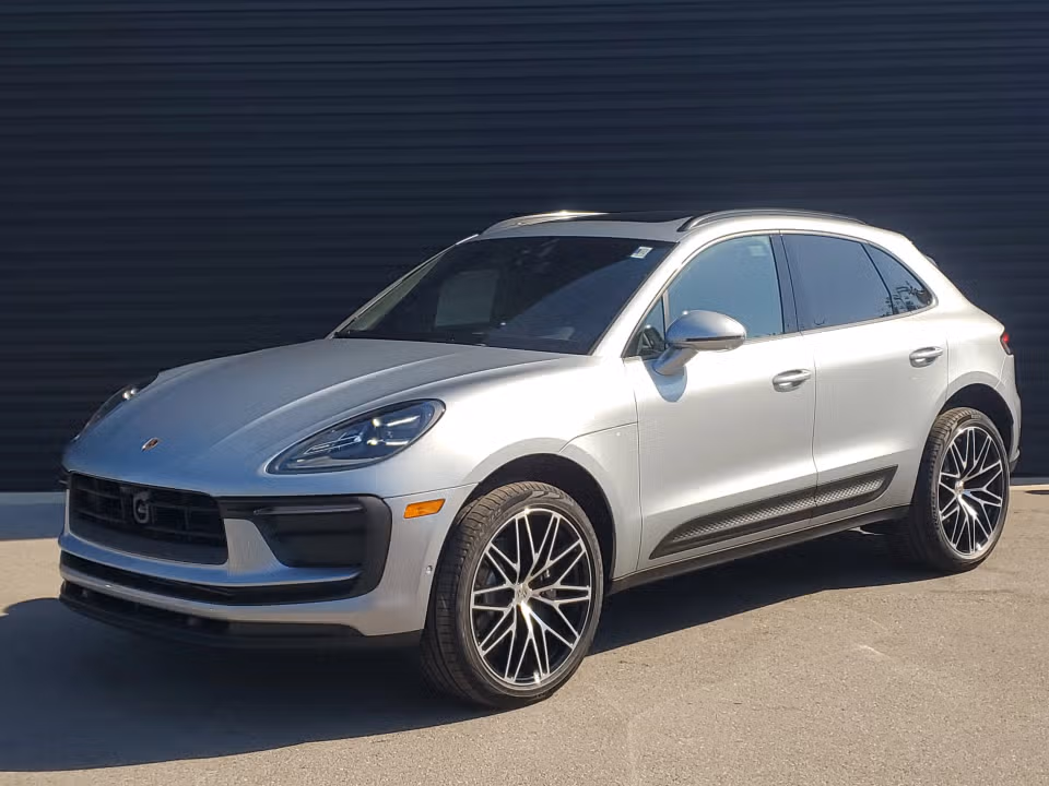 2026 Porsche Macan Base - Photo 3