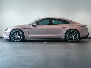 2025 Porsche Taycan 13