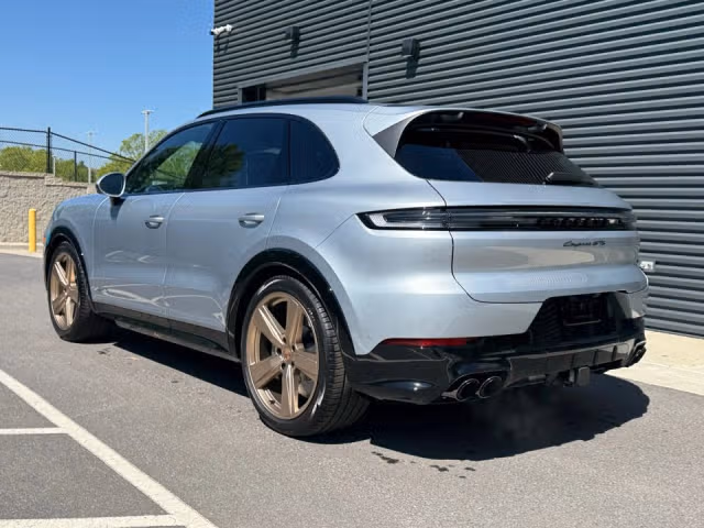 2026 Porsche Cayenne GTS - Photo 18
