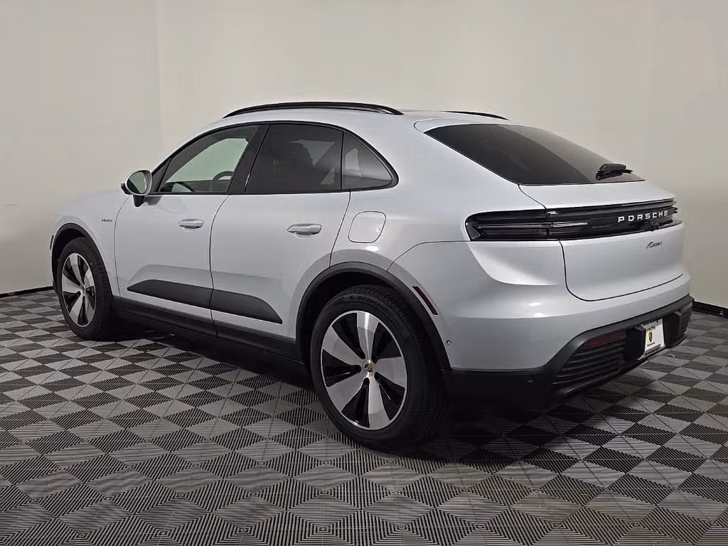 2025 Porsche Macan Base - Photo 20
