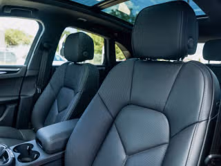 2026 Porsche Macan - Photo 33