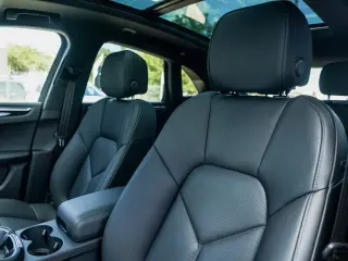 2026 Porsche Macan - Photo 37