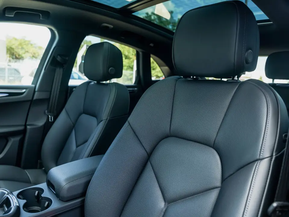 2026 Porsche Macan - Photo 39