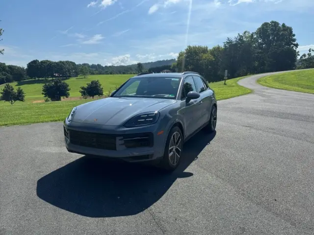 2025 Porsche Cayenne S E-Hybrid - Photo 6