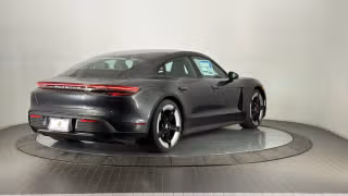 2025 Porsche Taycan S - Photo 33