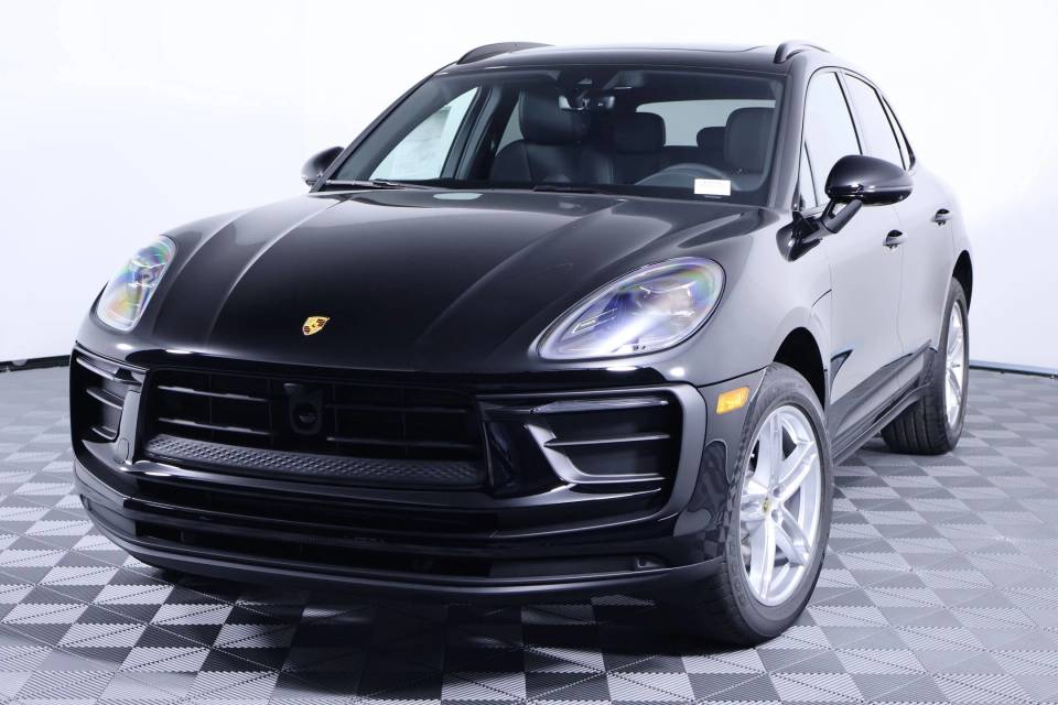 2026 Porsche Macan Base