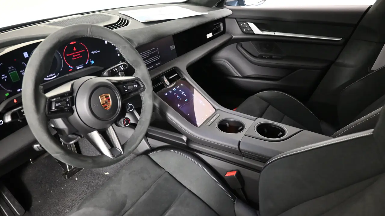 2025 Porsche Taycan Turbo GT - Photo 32