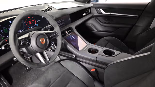 2025 Porsche Taycan Turbo GT - Photo 26