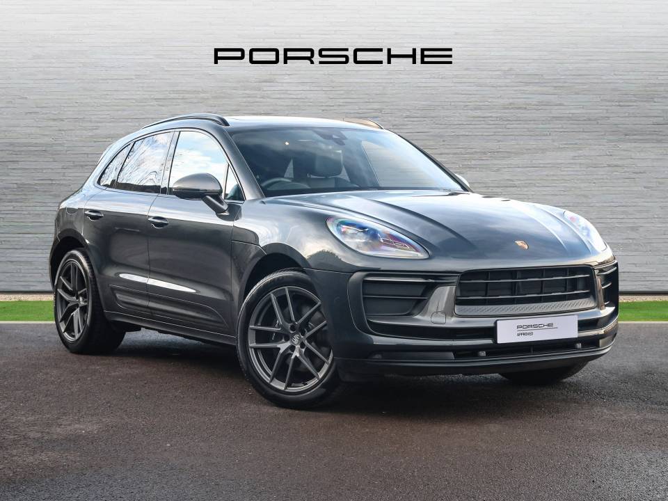 2025 PORSCHE MACAN