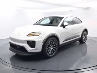 2025 Porsche Macan Macan Electric's photo
