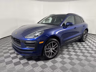 2025 Porsche Macan's photo