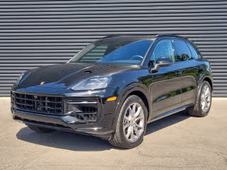 2025 Porsche Cayenne -'s photo