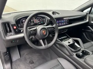 2026 Porsche Cayenne Coup E-Hybrid - Photo 29