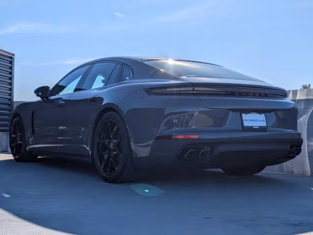 2026 Porsche Panamera Base - Photo 18