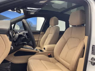 2025 Porsche Macan Base - Photo 33