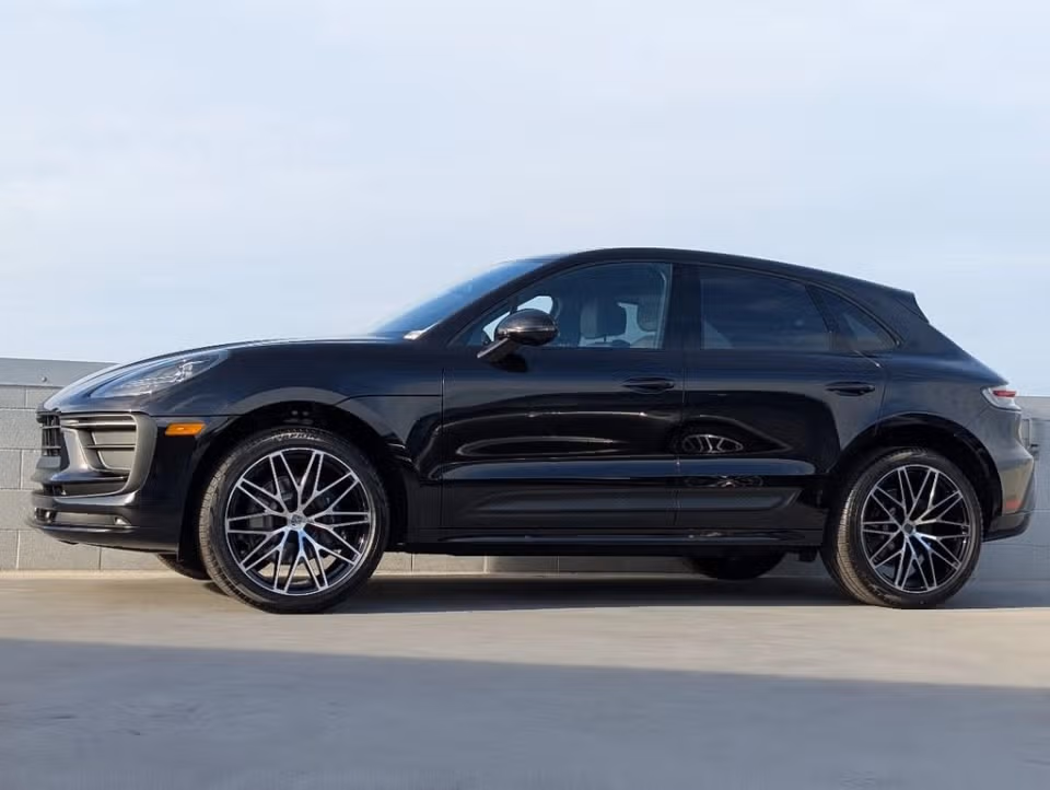 2026 Porsche Macan - Photo 11