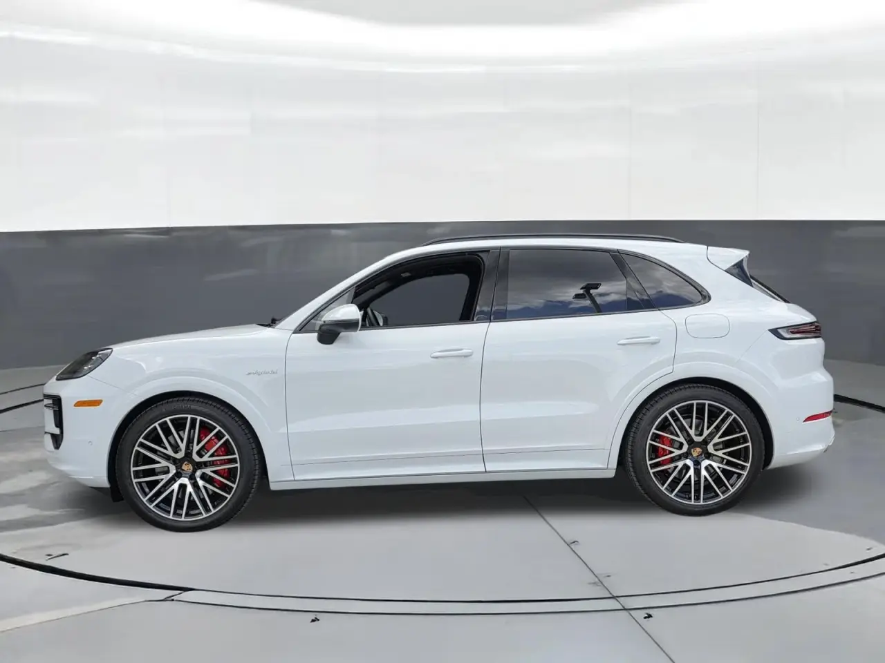 2026 Porsche Cayenne S E-Hybrid - Photo 16