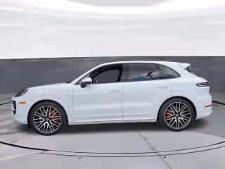 2026 Porsche Cayenne S E-Hybrid - Photo 9