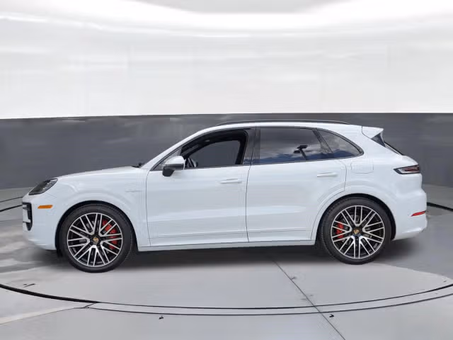 2026 Porsche Cayenne S E-Hybrid - Photo 10