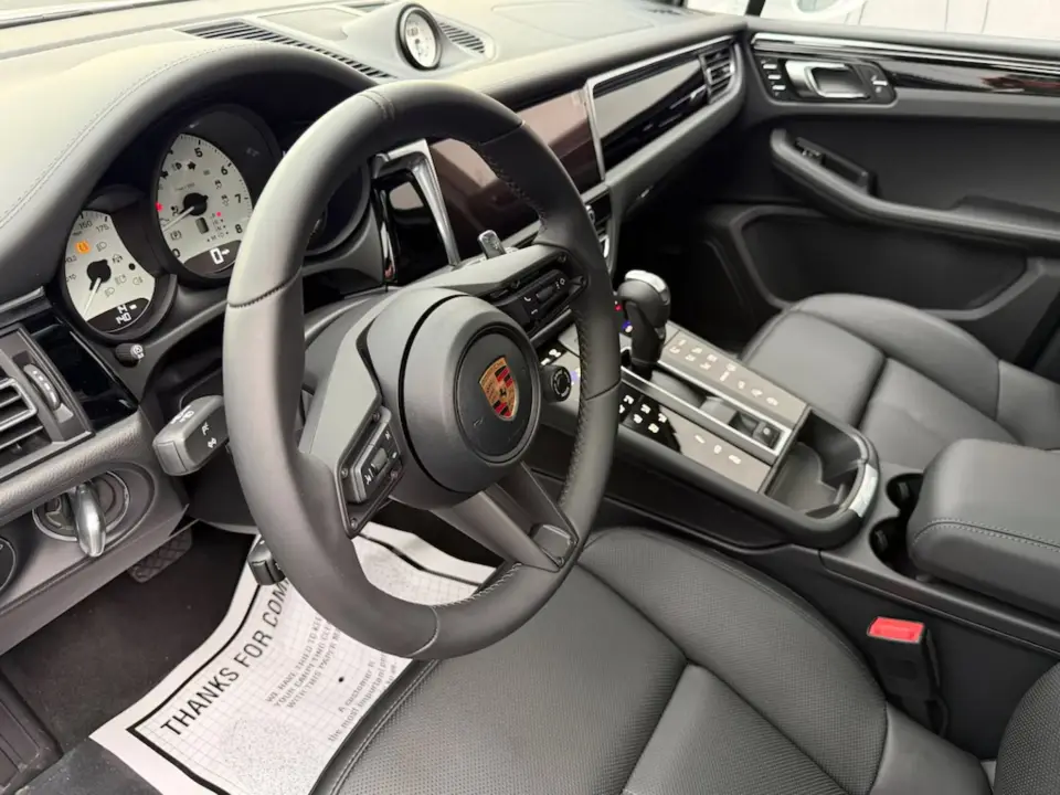 2026 Porsche Macan S - Photo 31