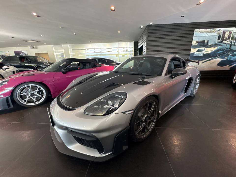 Porsche 718 Cayman 中古購入. | Porsche Finder