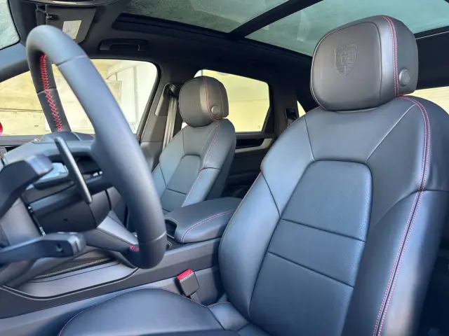 2026 Porsche Cayenne S - Photo 38