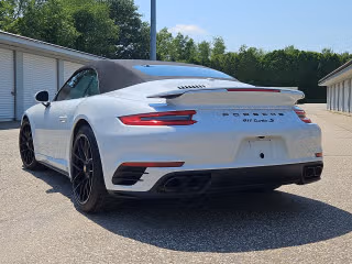 2019 Porsche 911 Turbo S - Photo 25