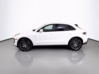 2026 Porsche Macan T - Photo 9