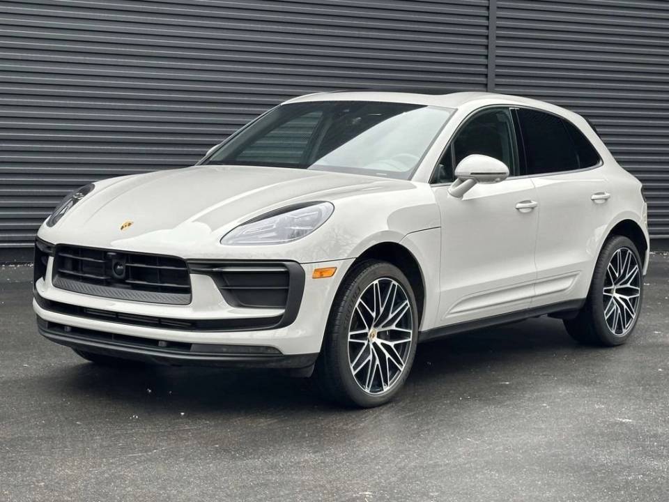 2025 Porsche Macan T