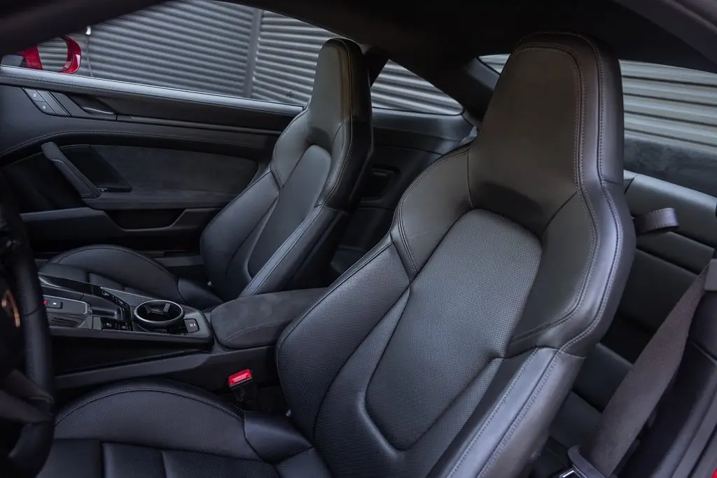 2024 Porsche 911 GTS - Photo 40