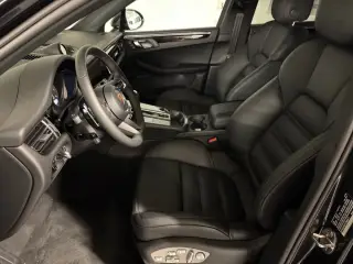 2026 Porsche Macan T - Photo 37