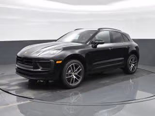 2026 Porsche Macan -'s photo