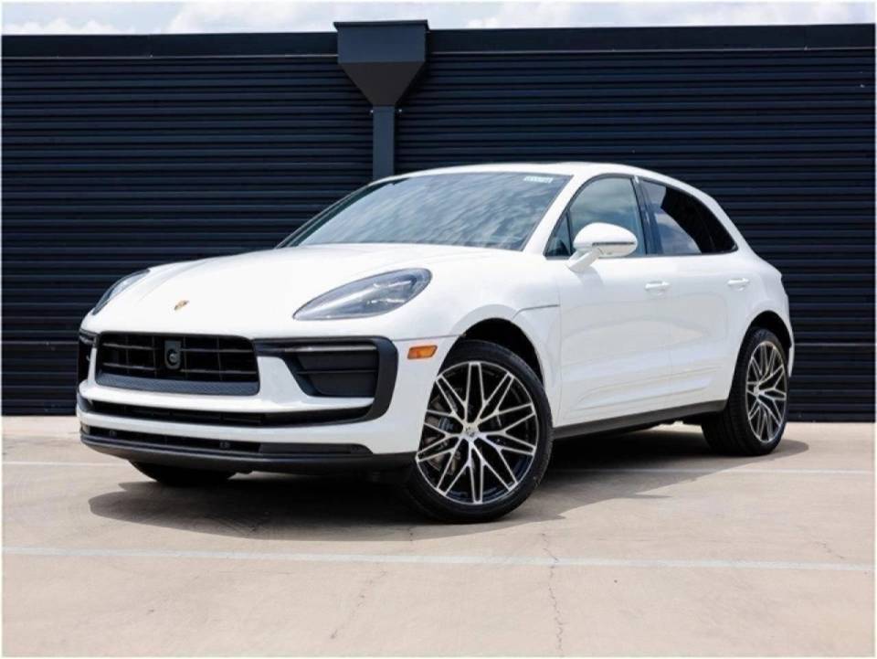 2025 Porsche Macan Base