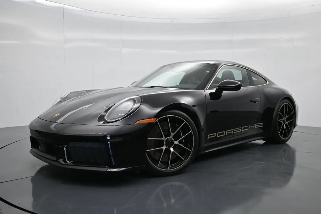 2026 Porsche 911 Carrera 4 GTS