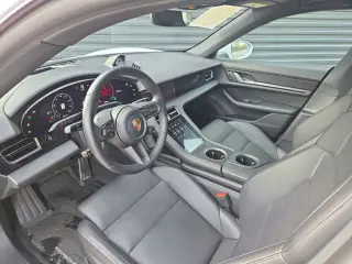 2025 Porsche Taycan S - Photo 29