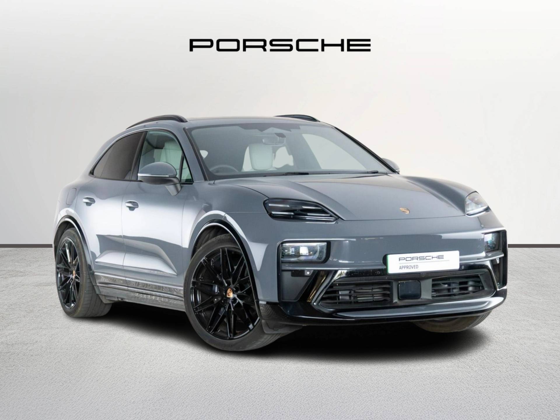 Macan, photo 1 of 39