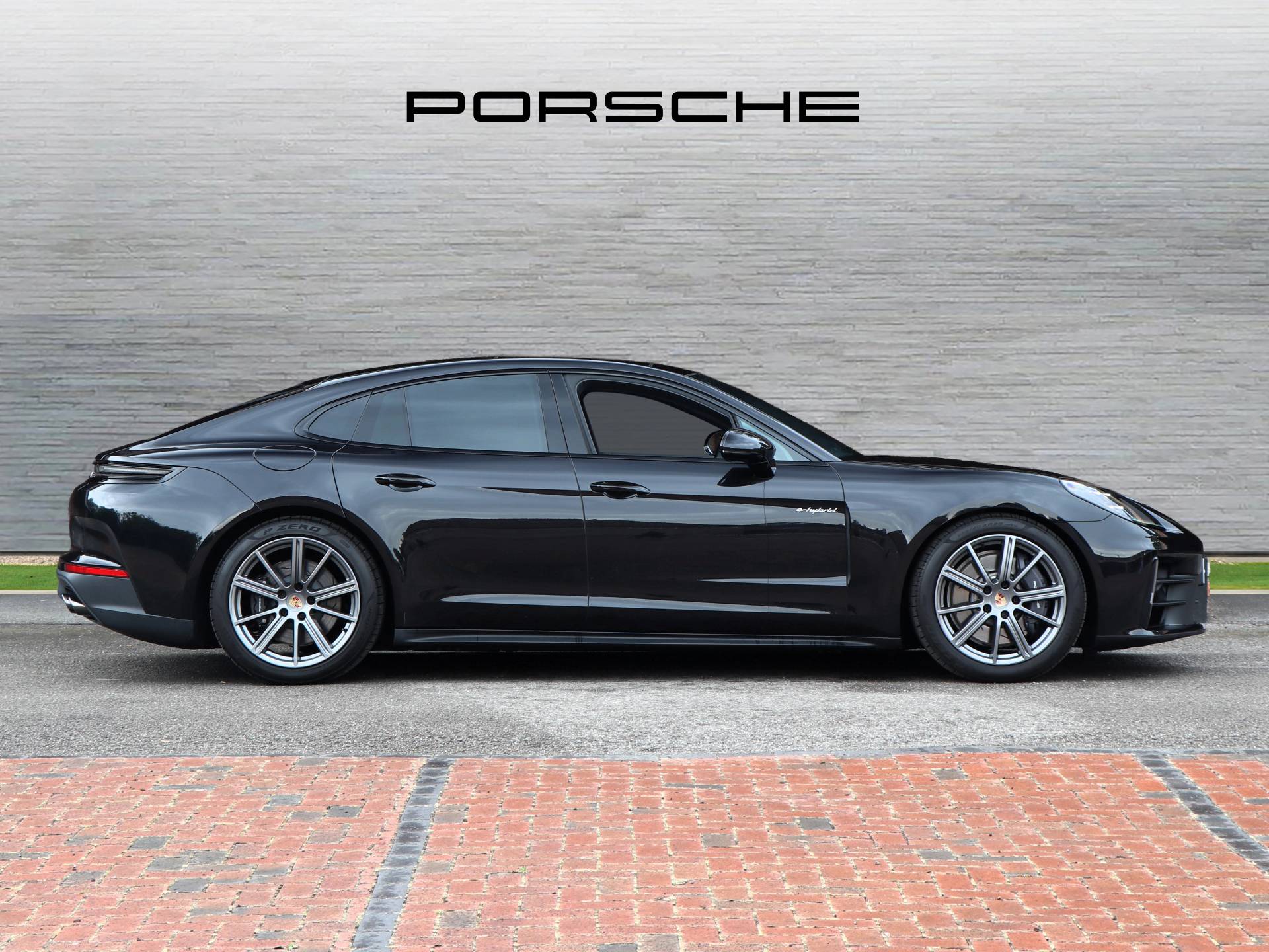 Panamera 4 E-Hybrid, photo 2 of 50