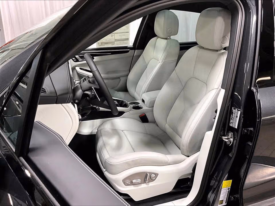 2026 Porsche Macan S - Photo 35