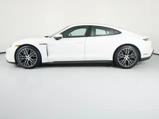 2025 Porsche Taycan 13