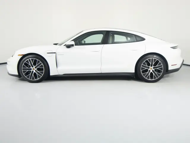 2025 Porsche Taycan 14